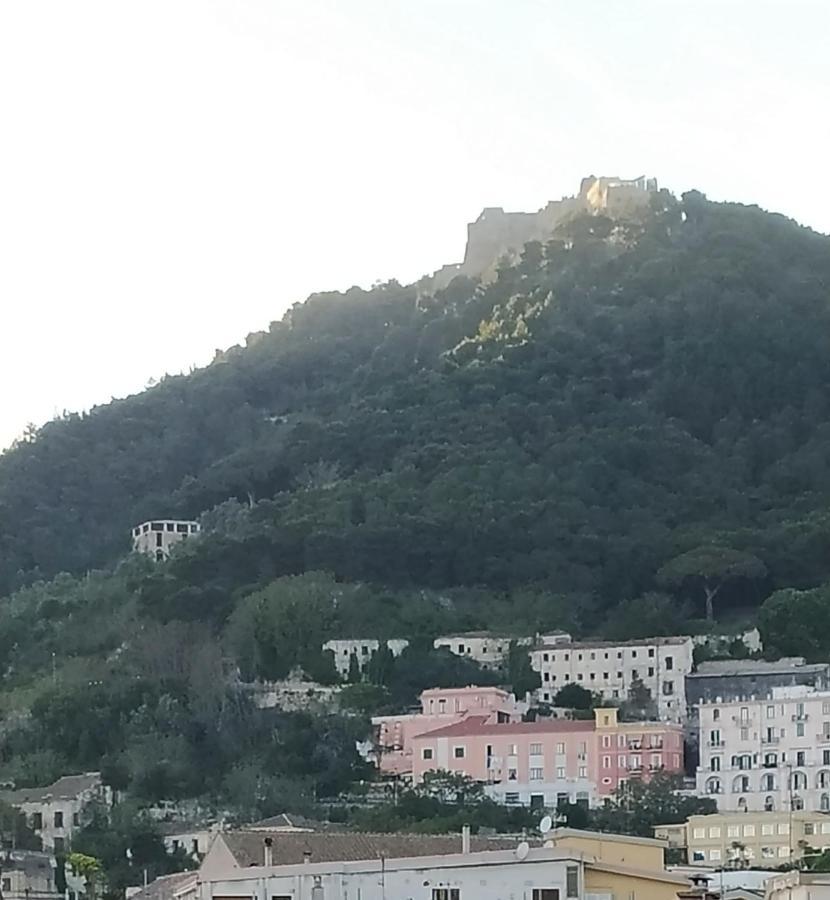 Viatorretta4 Bed & Breakfast Salerno Luaran gambar